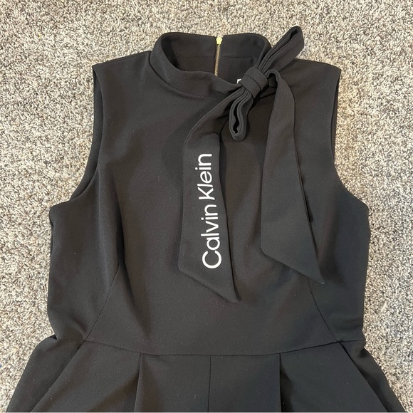 Calvin Klein Black Jumpsuit with fitted Waistline - Picture 4 of 10